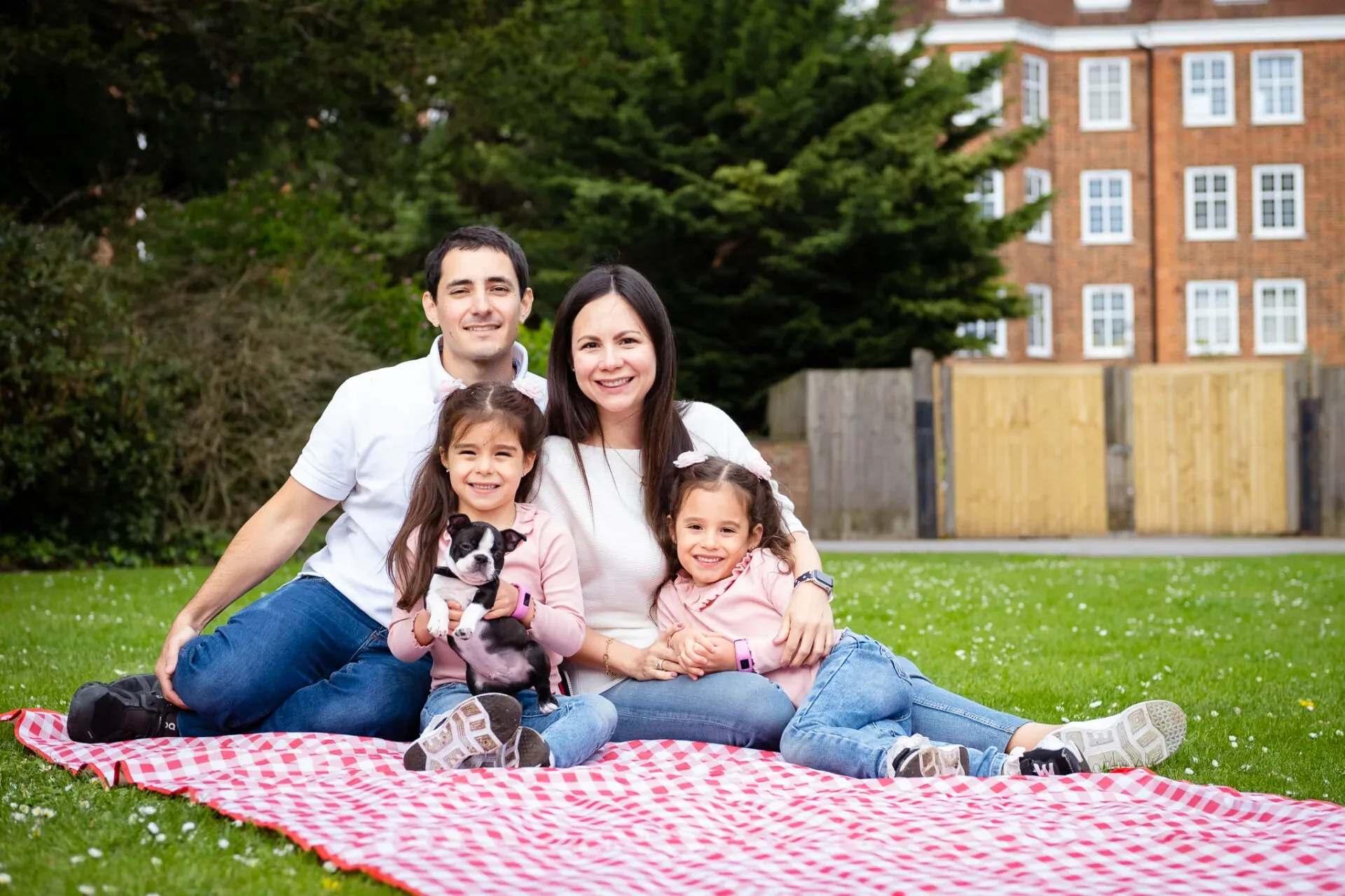 Why Parks Are Ideal for a Family Photoshoot
