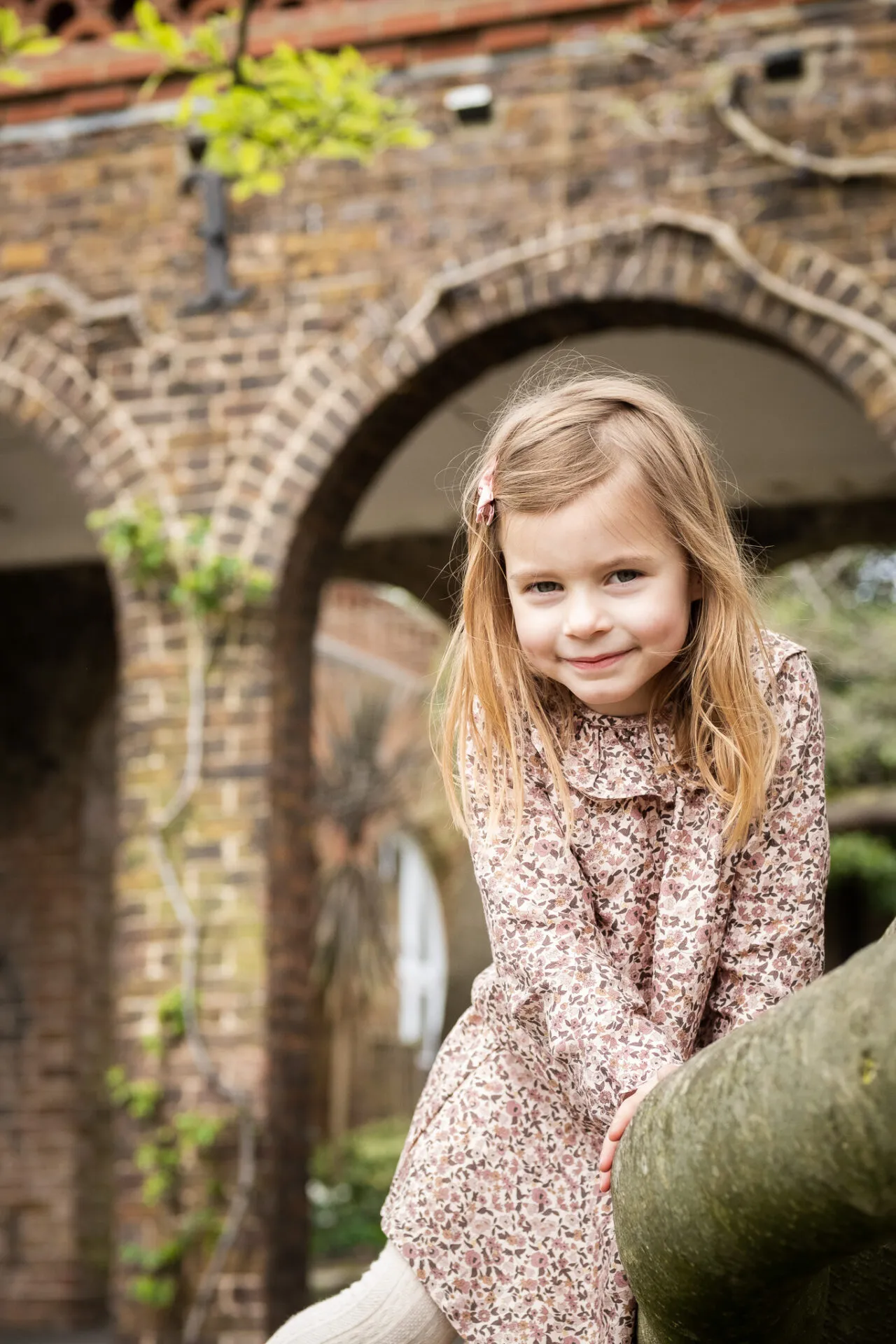 Blonde little girl for a children photoshoot from Mellsnap